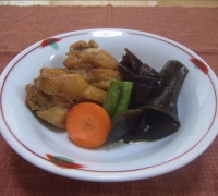 鶏手羽元と野菜昆布の煮物